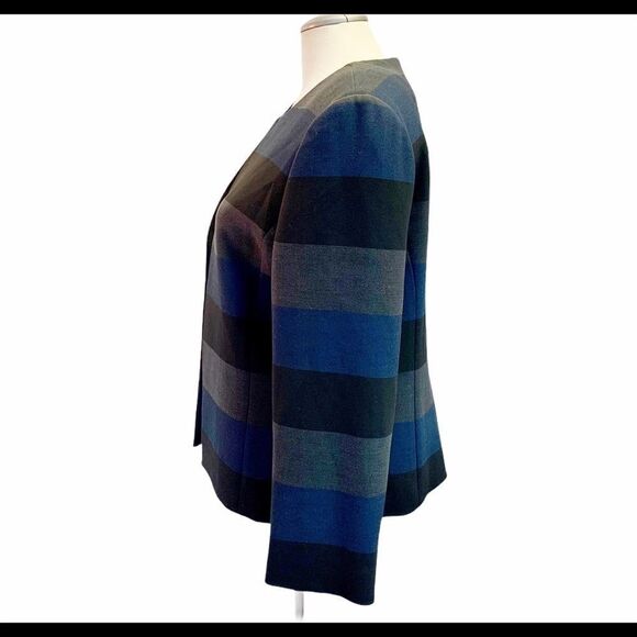Tahari Arthur S Levine blue gray striped blazer - Picture 2 of 10